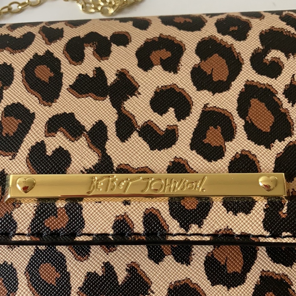 Betsey Johnson NWOT Cheetah Bag Gold Chain Strap shoulder bag cross body purse - Picture 3 of 15